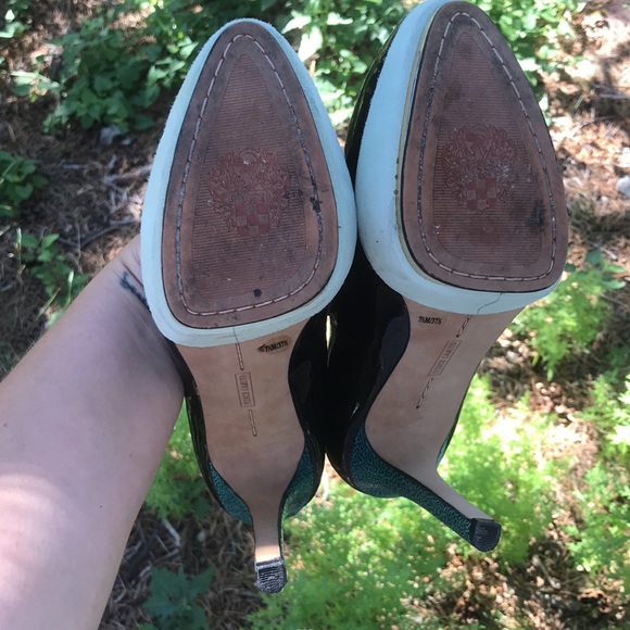 Vince Camuto color block, patent leather heels - Picture 4 of 8